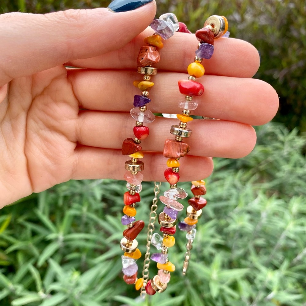 NEW Beaded Necklace Multicolor Colorful Stones Bright with Gold Closure - Picture 2 of 4